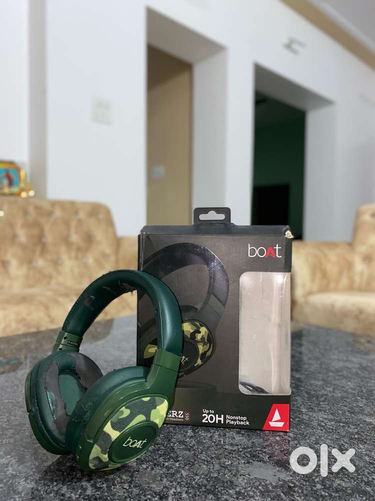 boAt Rockerz 550 Wireless Headphones (With AUX & Charger)