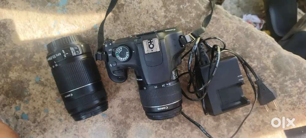Canon 1200 e o s camera