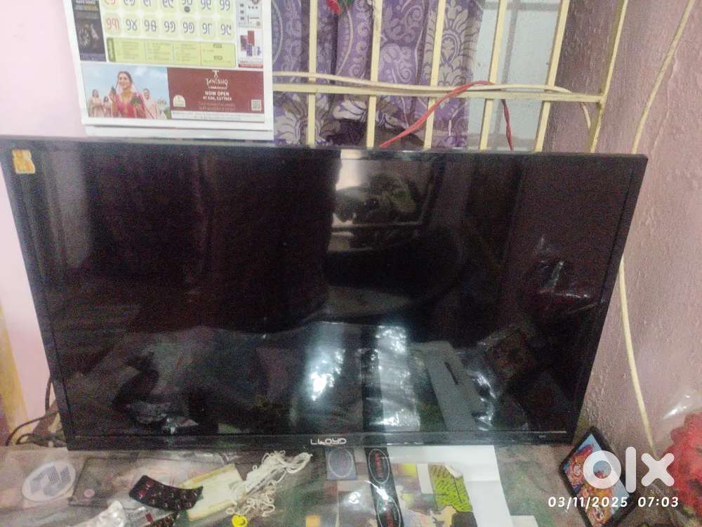 LLOYD.  Tv.  For selling