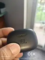 JBL Wavebeam Wireless earbuds