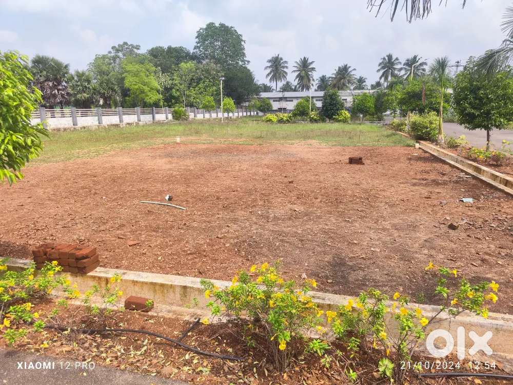 சதுர அடி 1399 /-மட்டுமே பெருந்துறை பஸ்டேன்ட் அருகே