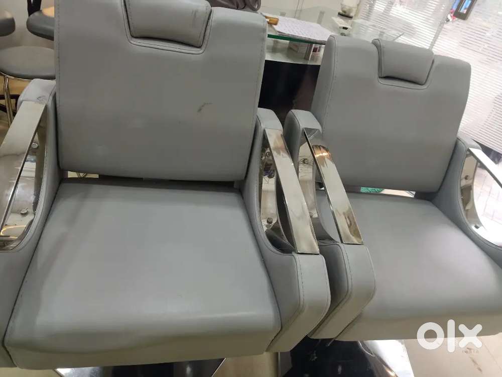Salon set-up negotiable