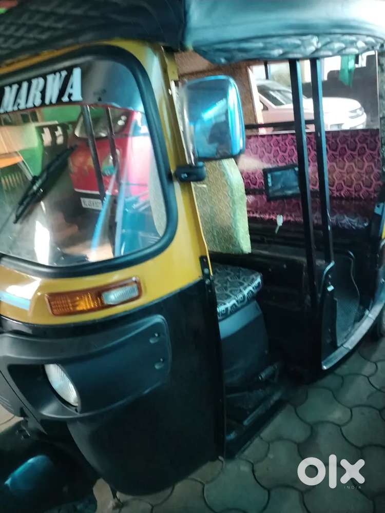 Bajaj maxima z