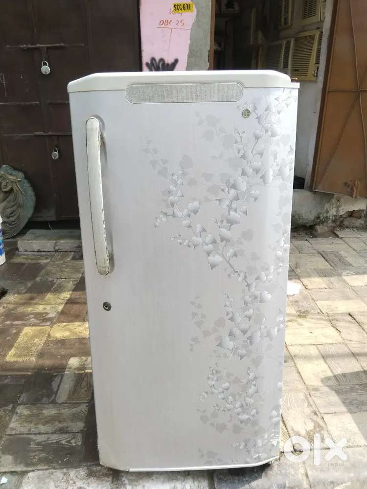 Single door fridge