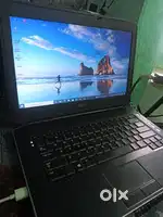 Dell laptop 8gb/256gb windows 10 pro graphics Intel core i5