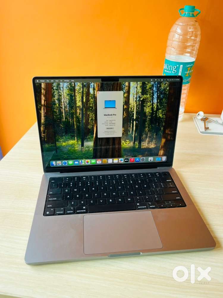 Apple macbook pro M1 pro 14inch 32gb ram 512gb ssd cycle count 64 a244