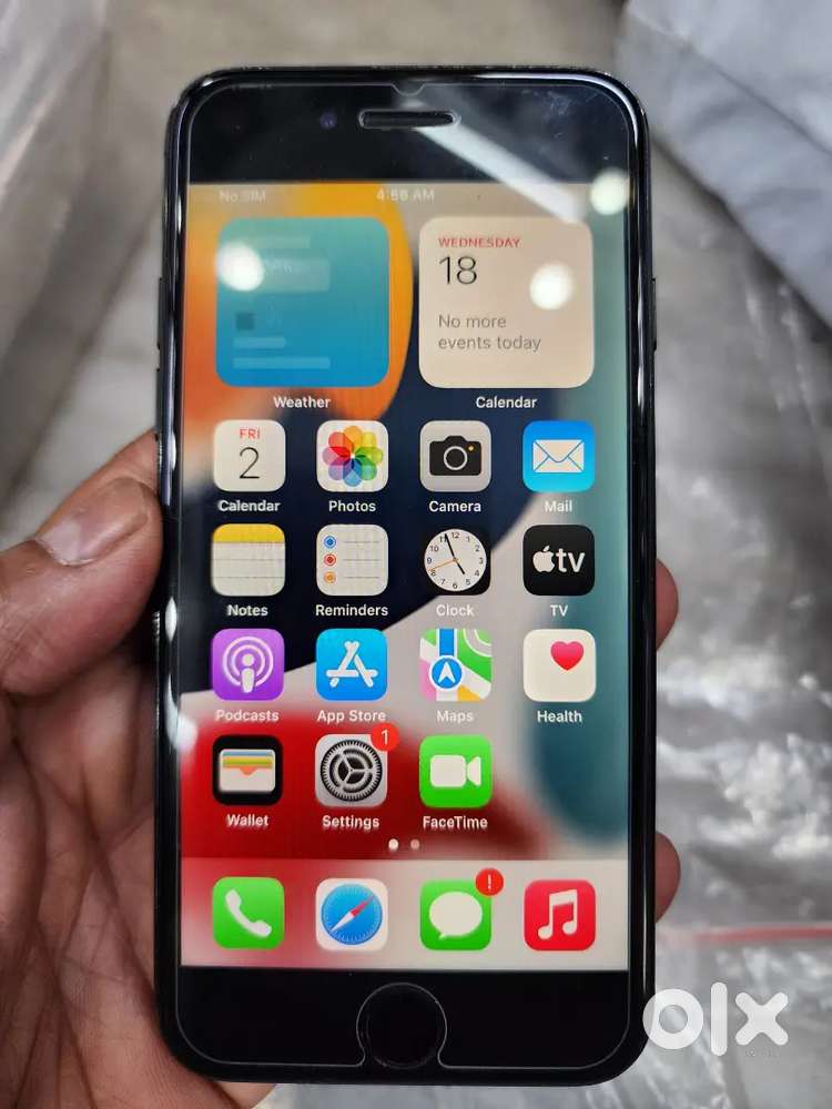 Apple I phone 7 128gb matt black out of wrnty good condition fix price