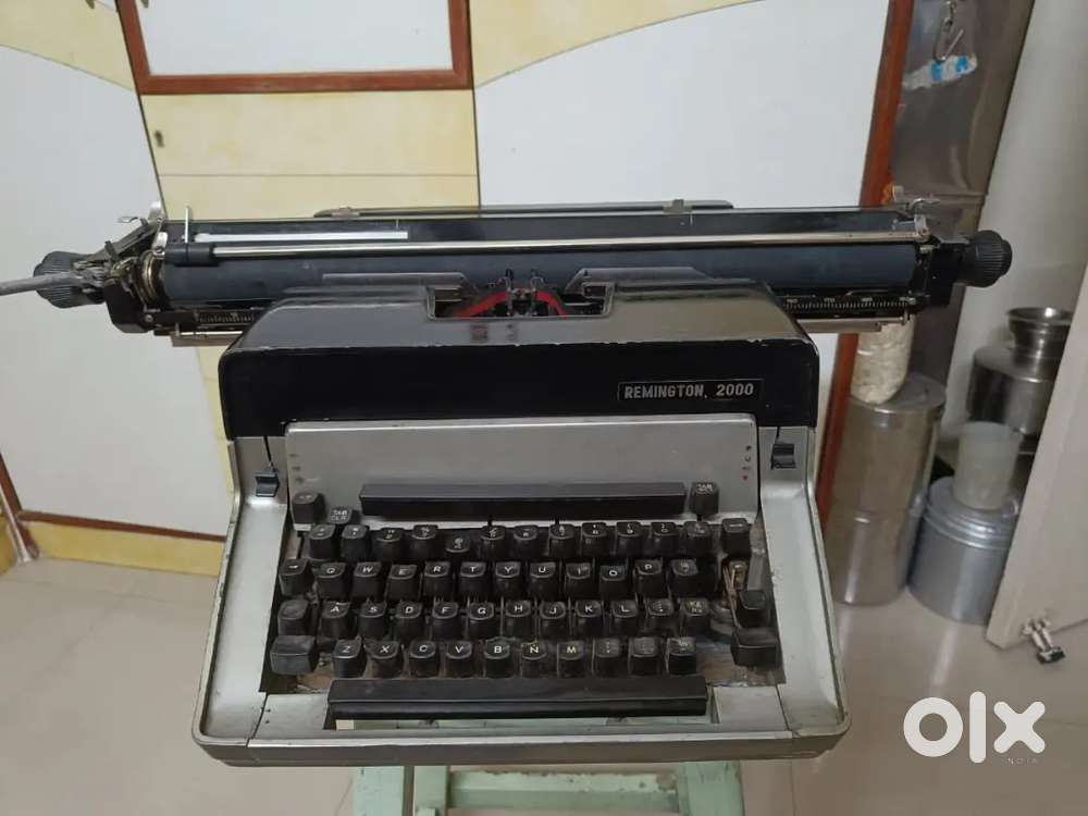 Antique Typewriter 40 years old in Pune