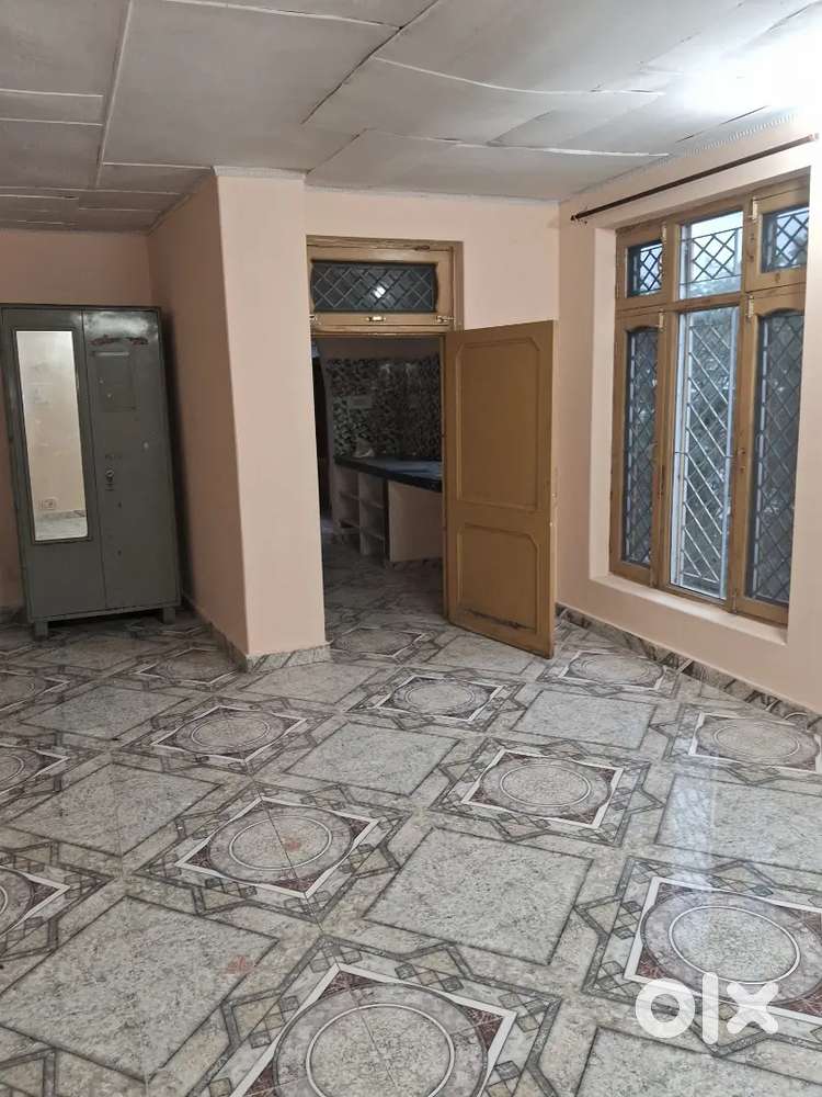 2 bhk at sain mohalla. For Family.