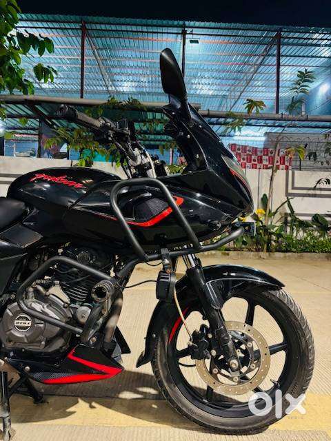 Modified Bajaj Pulsar 180F For Sale 1st Owner(Price Negotiable)
