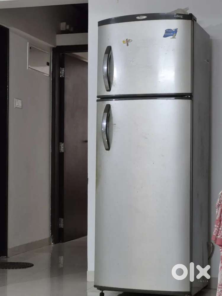 Whirlpool double door fridge