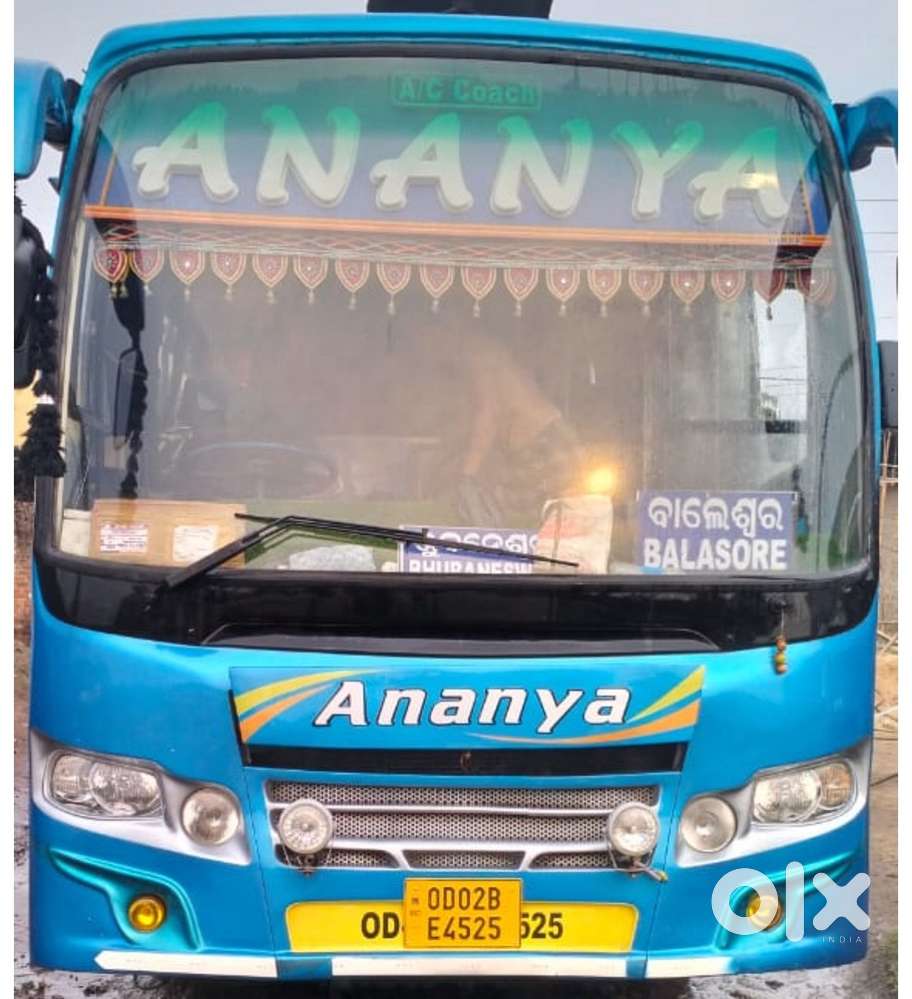 2 x 2 AC Bus , 41 Push Back Seater Fix Glass