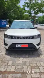 Mahindra XUV300 W6, 2020, Petrol