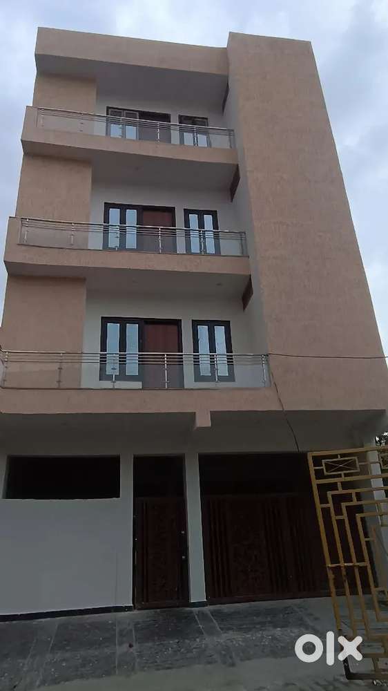 (3BHK WITH LIFT 120 GAZ FLATS 45,47, 48 LAKH) JAGRATI VIHAR GARH ROAD