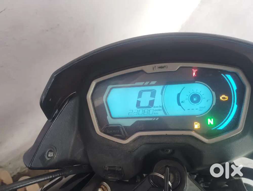 Bike new condition me hai 1st owner