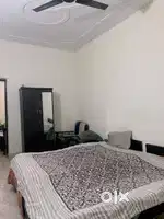 1 bhk sharing in 2bhk-near airport road 126 SCTOR workingperson