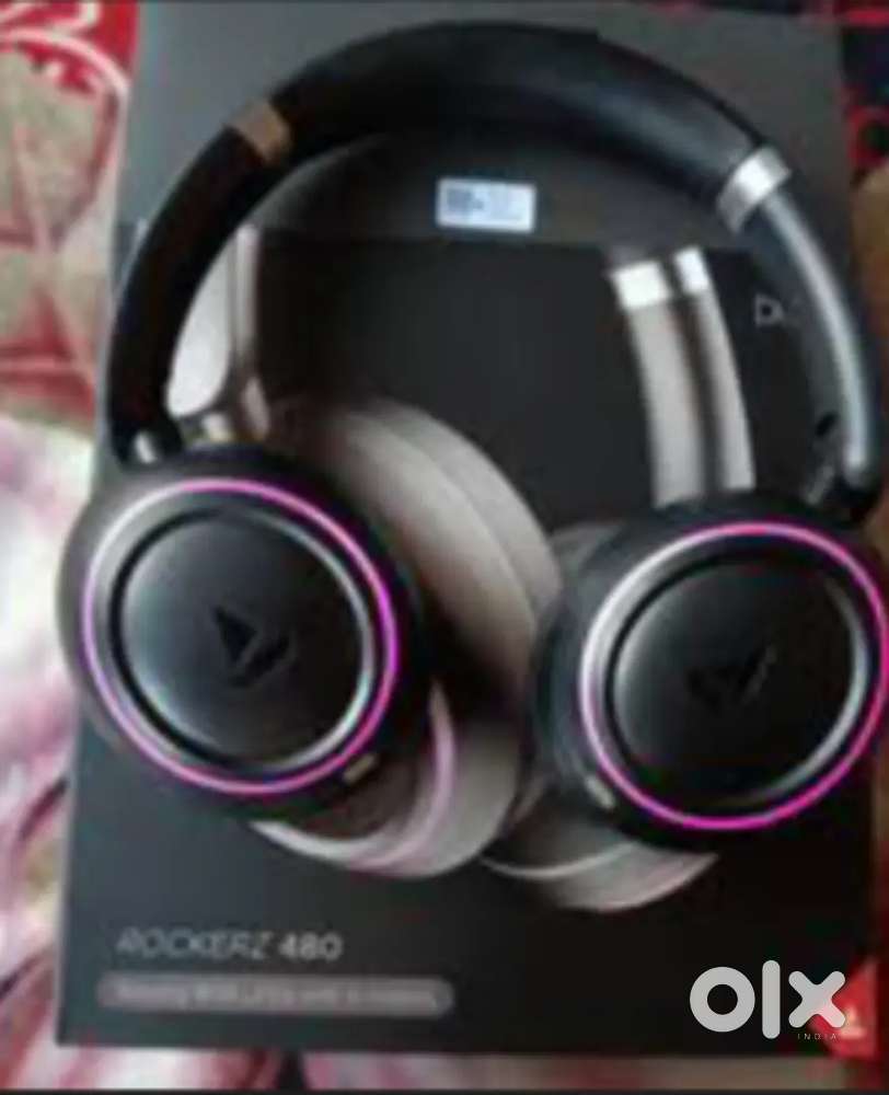 Boat rockerz 480 black sabre , adgest the price , brand new product