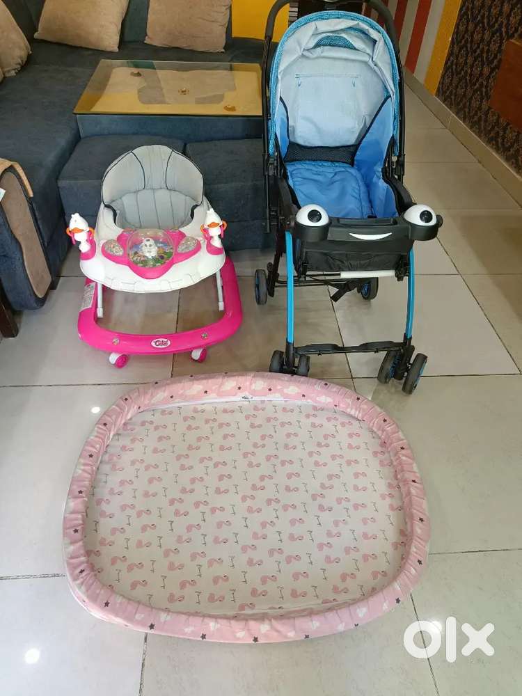 Pram / walker / cushioned bed