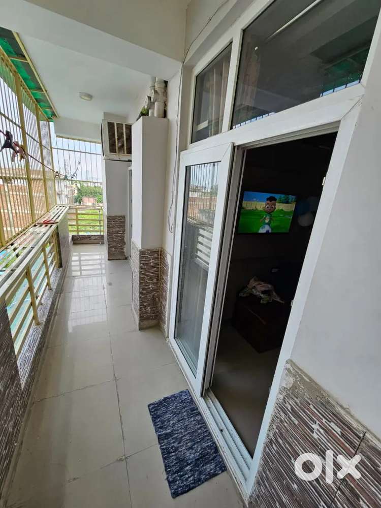 2bhk full furnished flats available top class interior