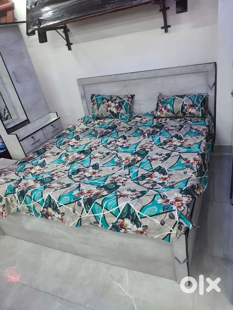 High quality and affordable particle wood bed