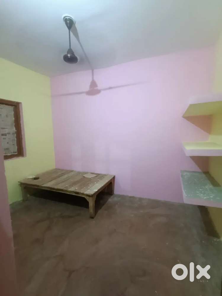 Room for rent only for students