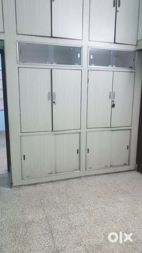 Spacious 2BHK in Raja Park Ideal location for families & Professionals