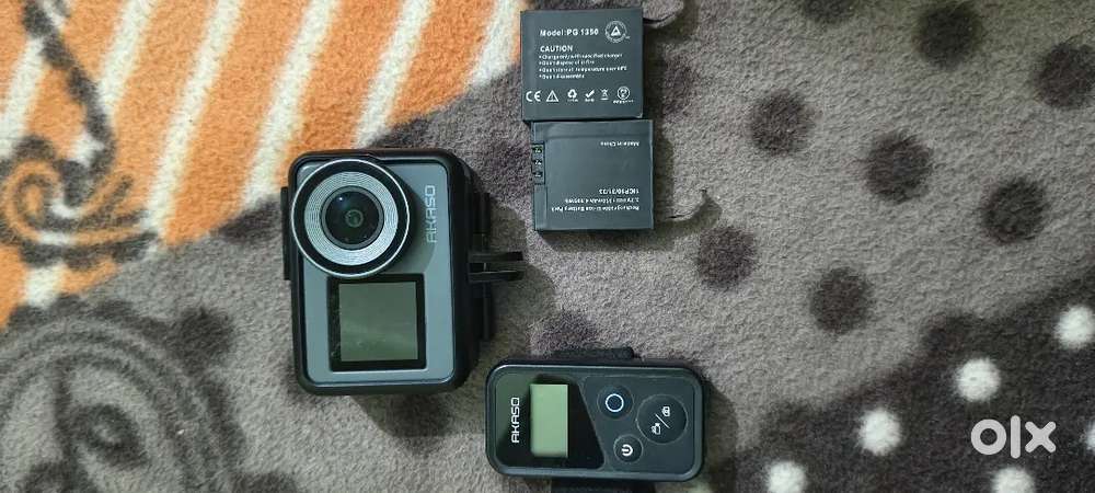 Akaso brave 7 Dual colour screen with Camera Remote