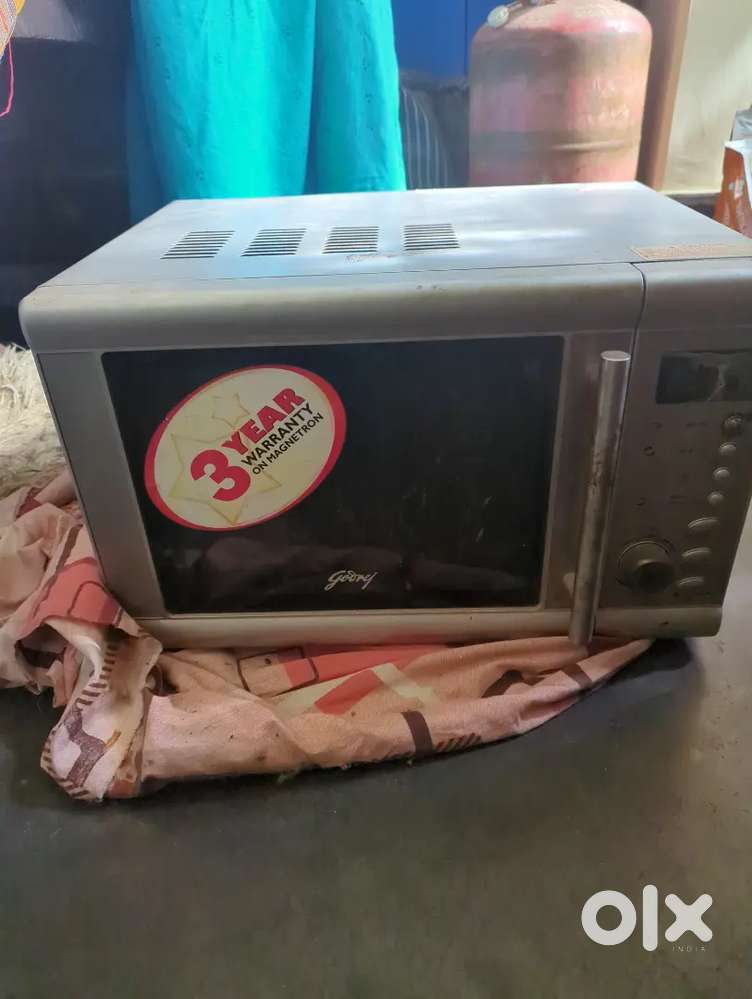 Non-working Microwave - good for repair or spare parts