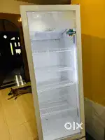 Cold drink fridge and ice cream fridge for sale in good condition