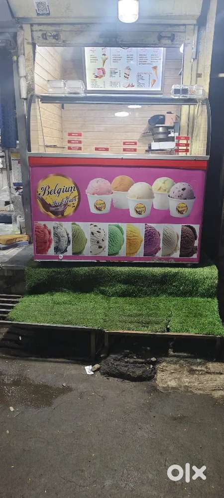 Ice Cream parlour frege with cenopey