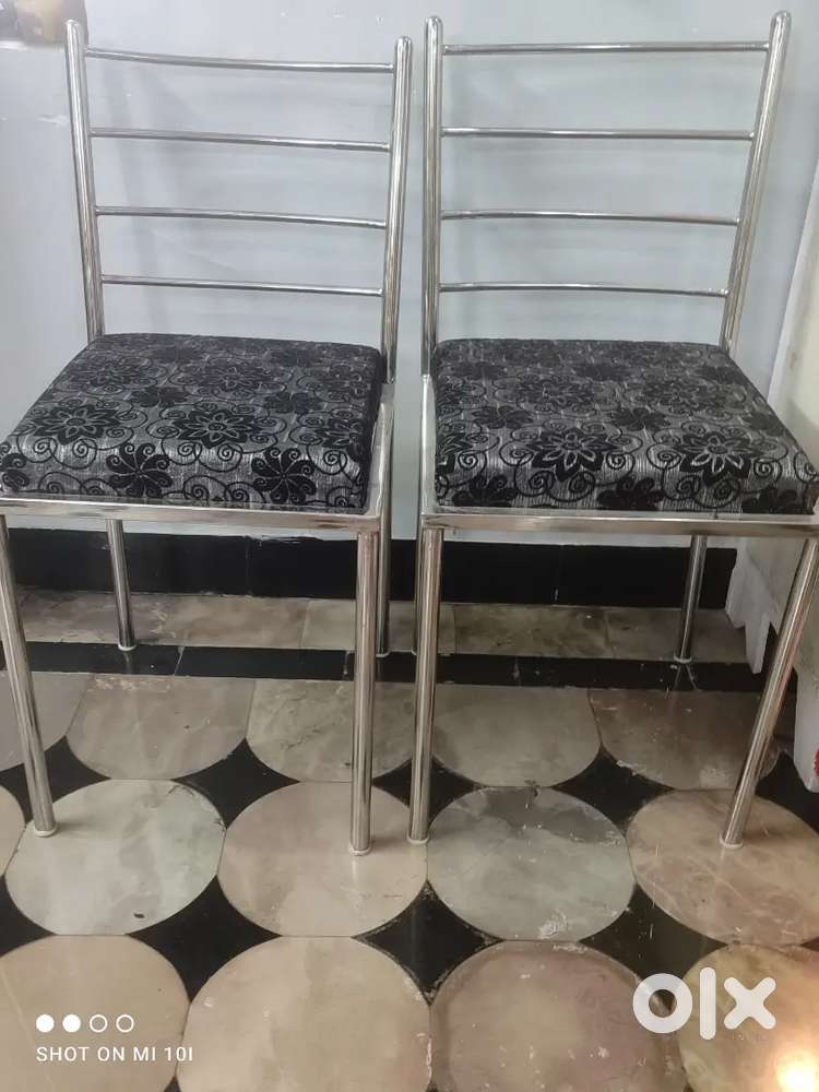 I am selling chairs