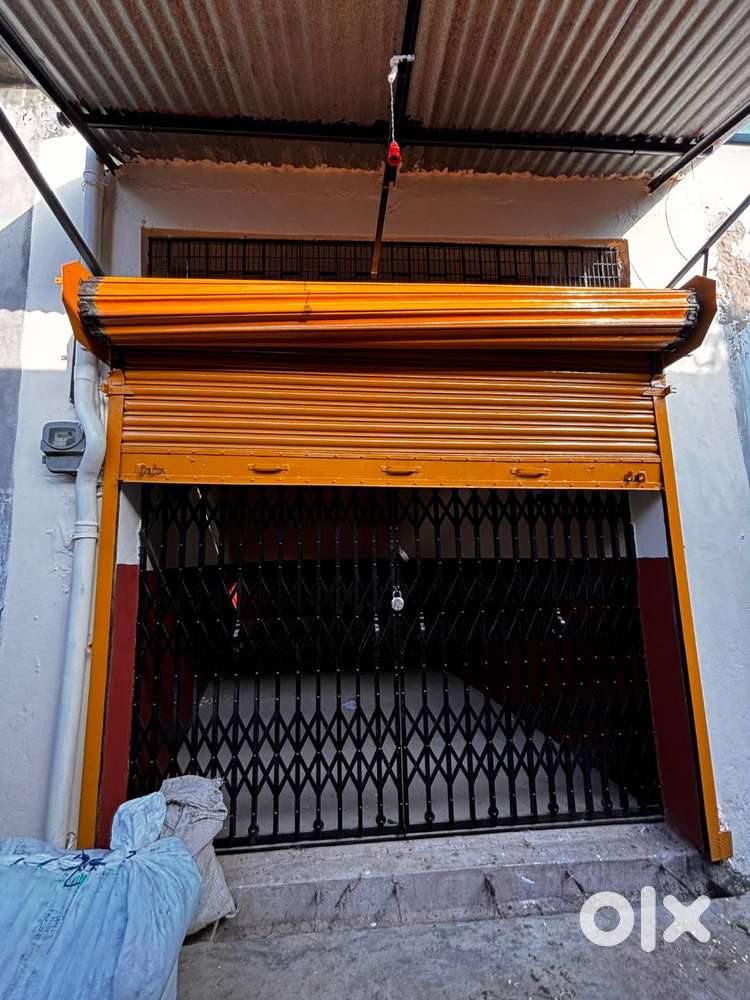 Spacious Godown + Shop for Rent in Prime Market Location