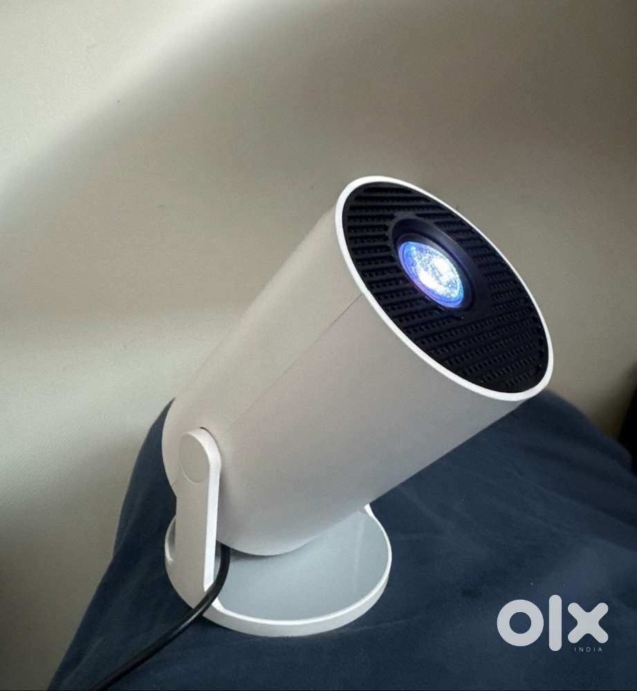 1 week old Portronics Beam 440 Smart Android 720P HD Projector