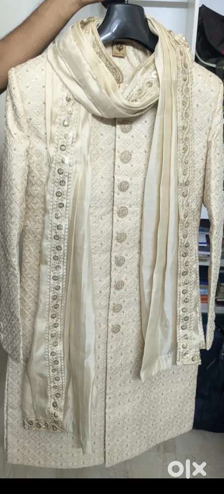Manyavar sherwani - Size L