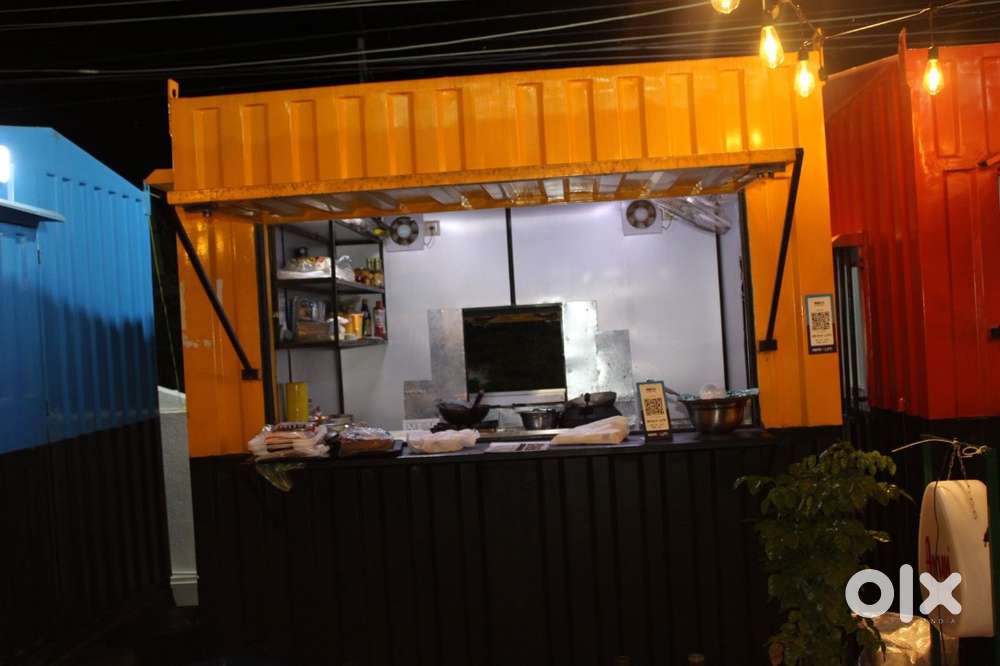 Food containers are available for rent in Box22 Drive-in