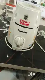 Grinder in working condition with 3 jars