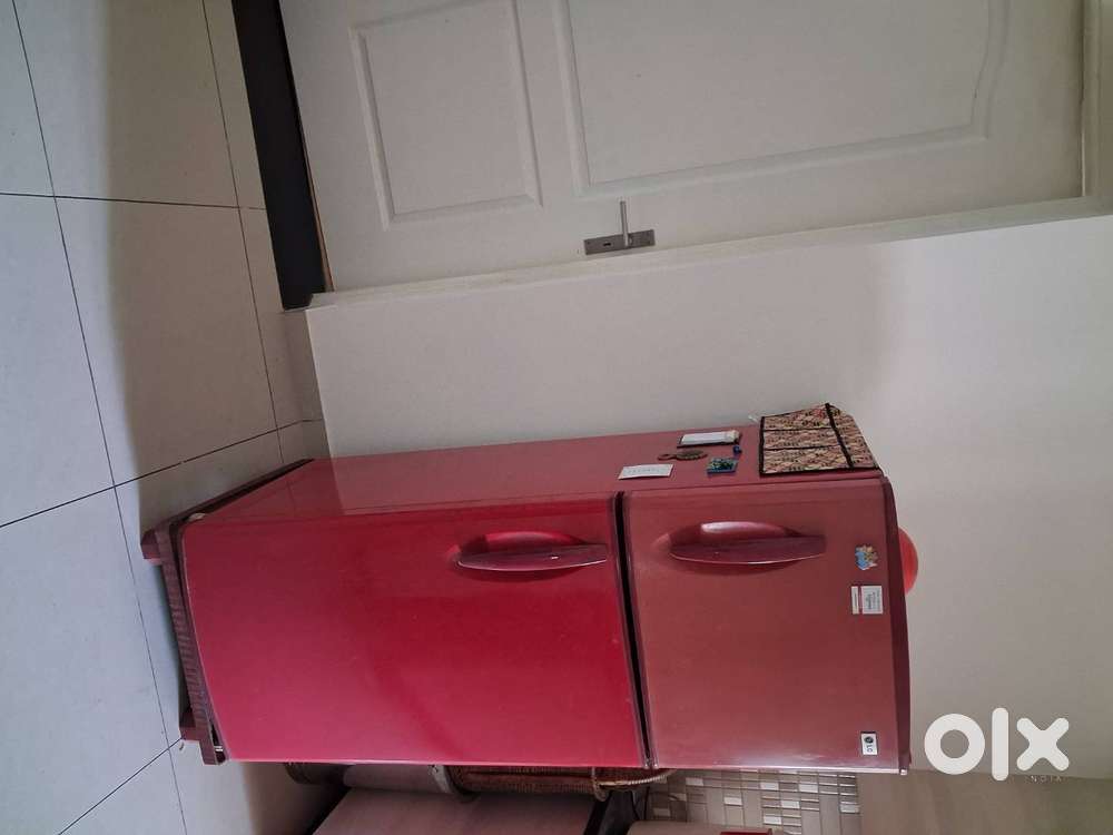 L G Refrigerator Model No GPD 242