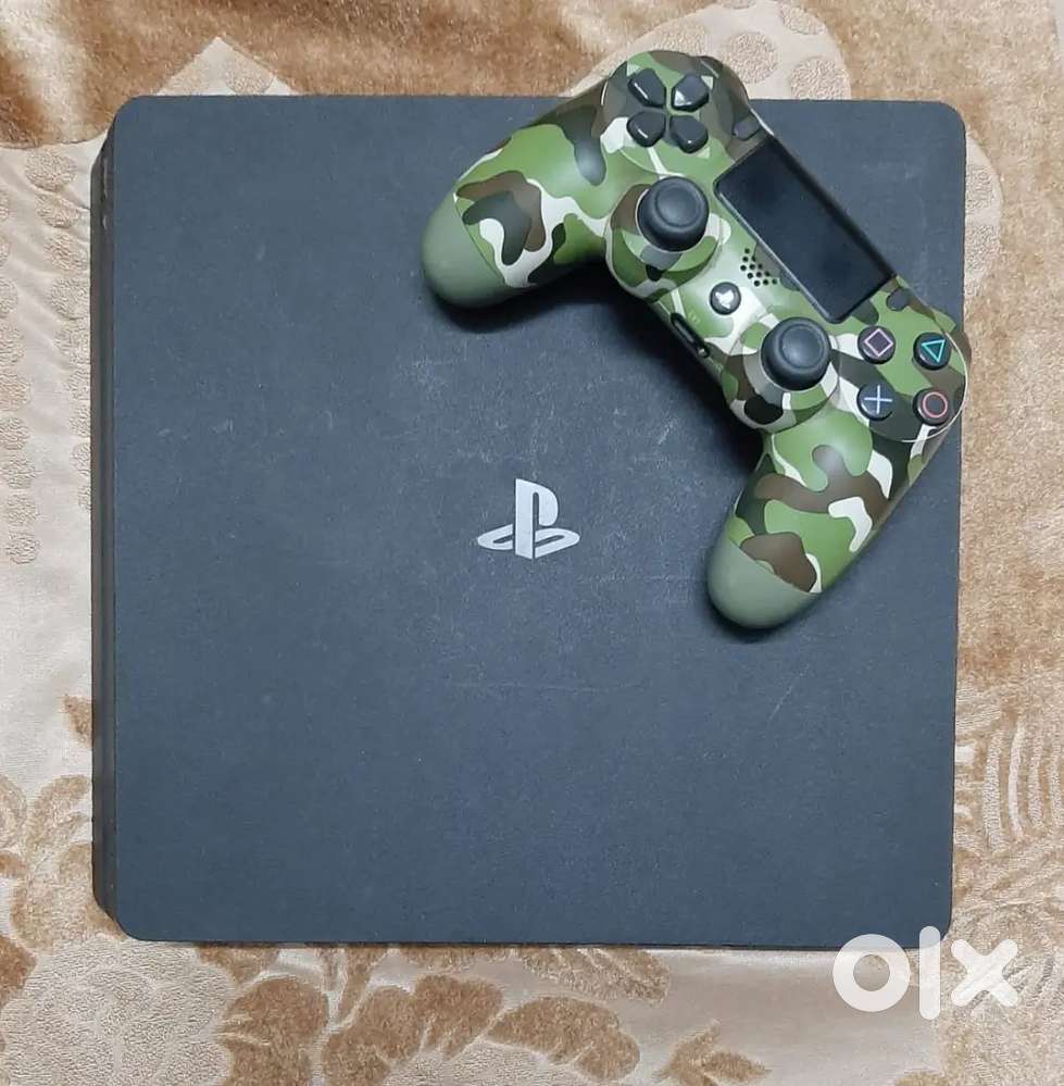 Ps4 slim 1tb with 2 controllers