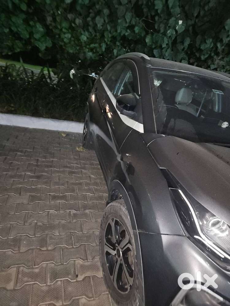 Tata Nexon 2017 Petrol 77000 Km Driven