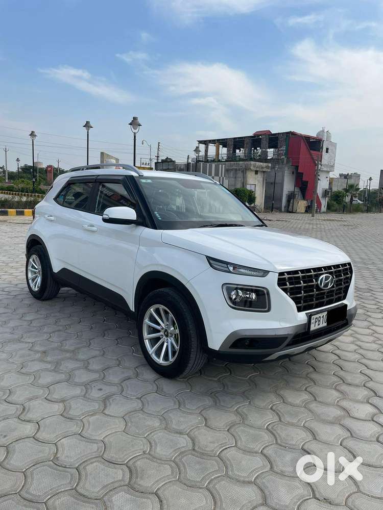 Hyundai Venue SX MT, 2022, Diesel