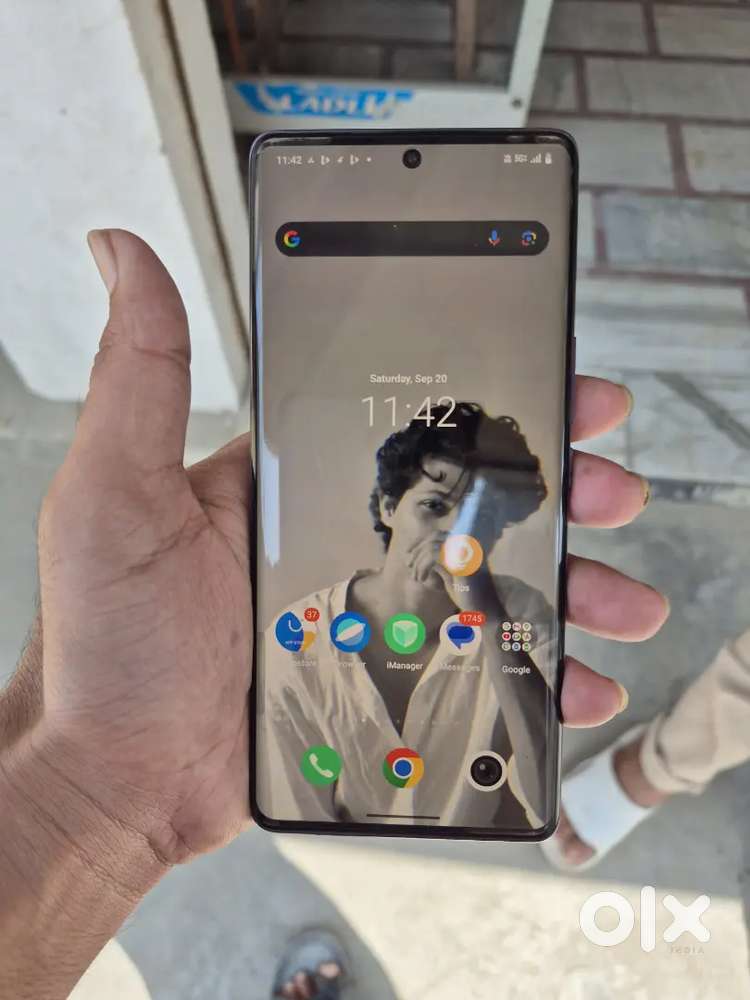 Vivo v40 8gb ram 256gb room