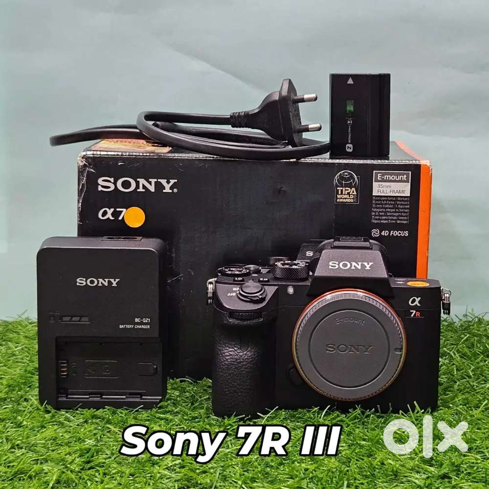 Sony Alpha A7R III Mirrorless Camera Body 4K Video Full-Frame Sensor