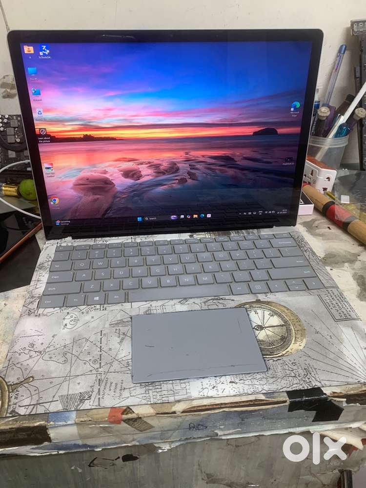 Surface 13 inch  7 gen touch screen