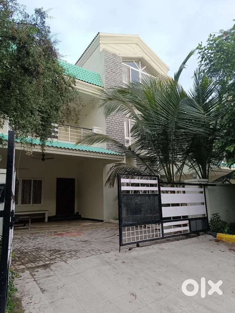335 sq yards Triplex Villa for sale at 2.85 cr