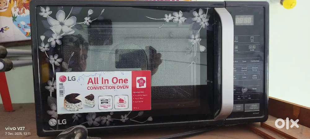 I want to sell my Lg oven, black color is good condition.