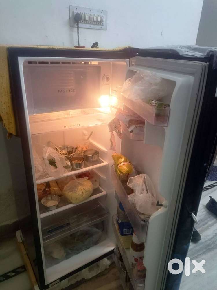 Whirlpool's 171 litre recently bought refrigerator for sale