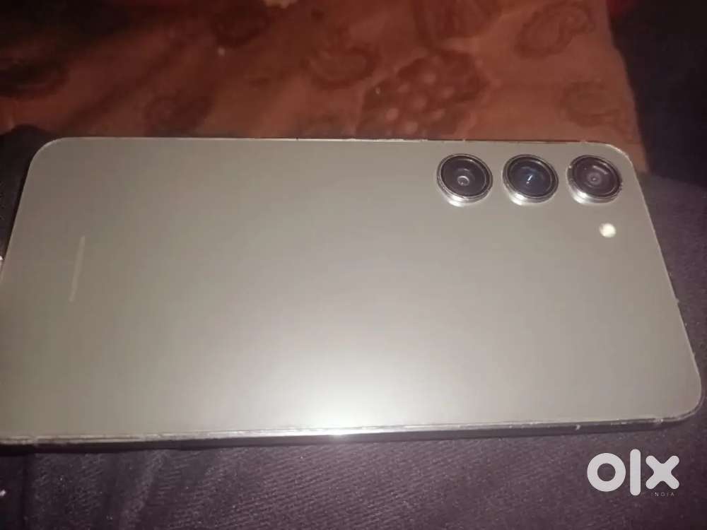 S23 5g minor dot in display