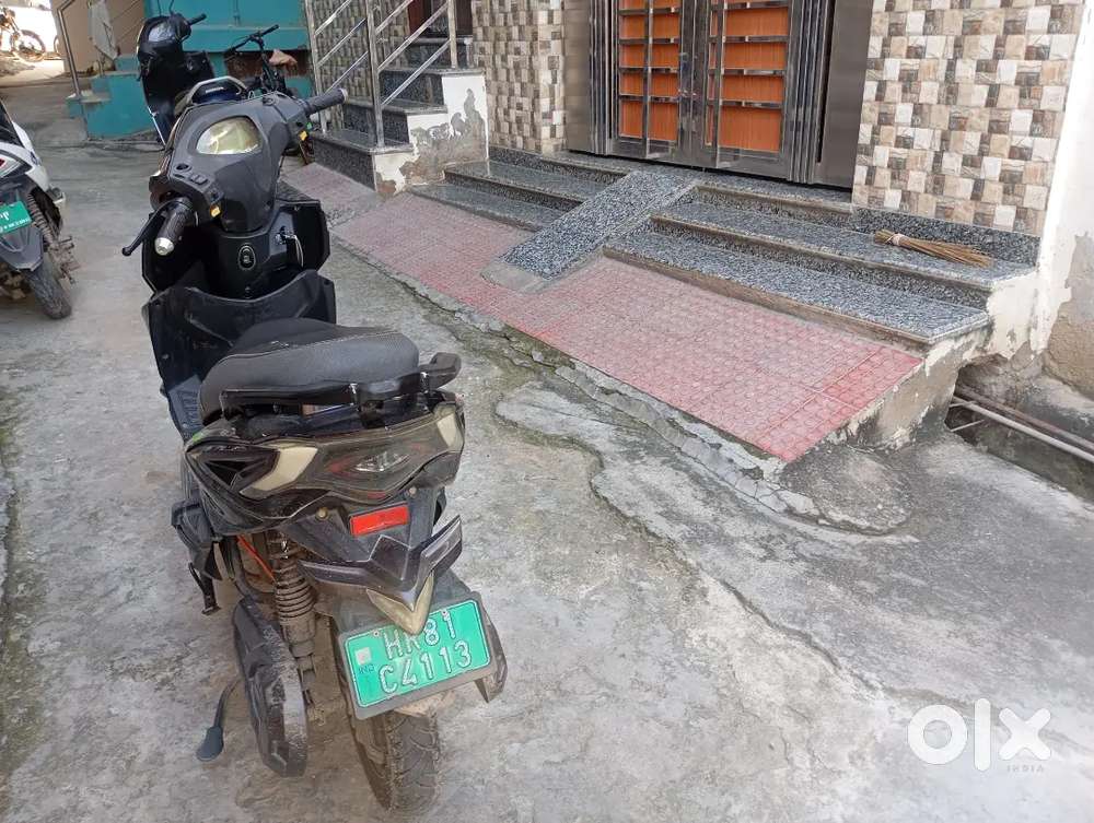 Electric brand new scooty (New scooty 110000)