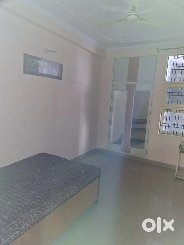 2 bhk with two double beds fridge ro gysers