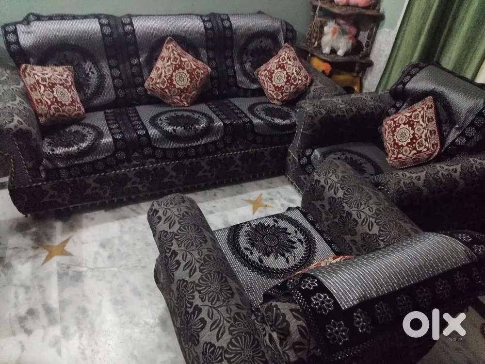 This three set of sofa is for sell